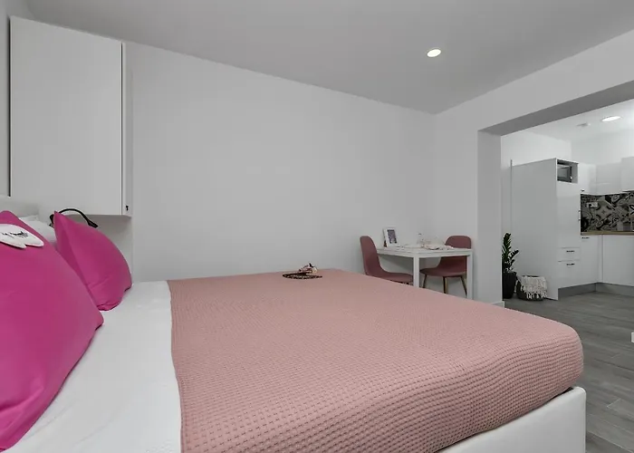 Апартаменты Luxurious Jube